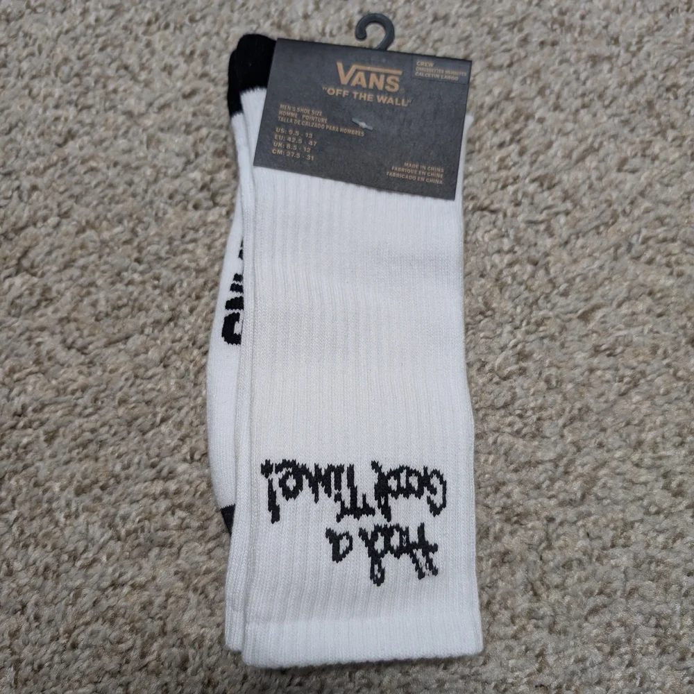 🤙Vans White Tube Socks - Picture 2 of 4